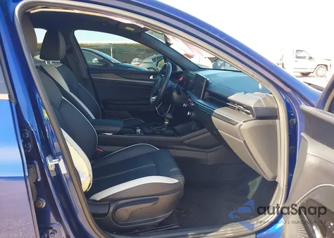 2025 Kia K5 Gt-Line из США, поврежденный, VIN KNAG64J75S5272885